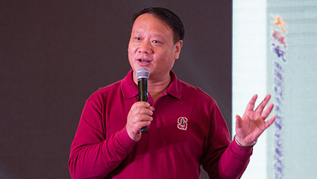 張利庠教授、中國人大畜牧飼料產業研究中心主任、中國三農經濟促進會會長